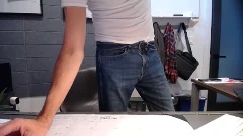 Snapshot of chitownaries82 chatting on 11.16.25 Chitown Aries online show from 11.16.25