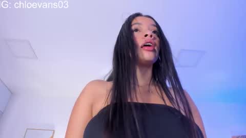 Chloe online show from 11.21.25