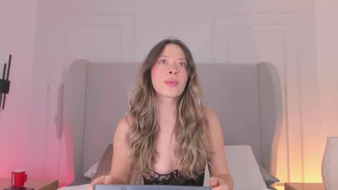 Chloe online show from 10.26.25