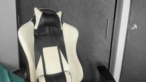 chloe online show from 10.24.25