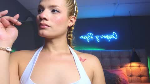 Snapshot of chloe_goddes chatting on 01.04.25 CHLOE online show from 01.04.25