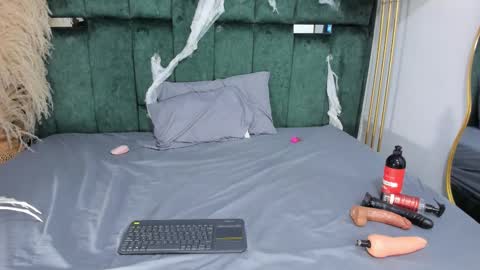 Chloe online show from 10.25.25