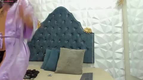 Chloe online show from 07.12.26