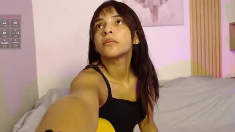 chloe_peach_ online show from 04.10.26