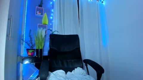 Chloe Miller  online show from 12.19.24