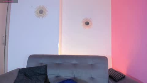 Chloe Miller  online show from 10.04.25