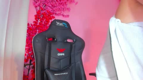 Chloe Miller  online show from 12.22.25