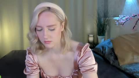 Snapshot of chloedeccker chatting on 05.15.26 Chloe Deccker online show from 05.15.26