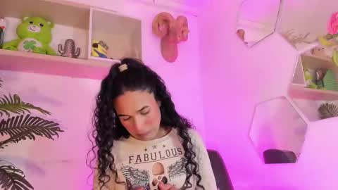 Snapshot of chloee_adams_ chatting on 02.21.25 Chloe online show from 02.21.25