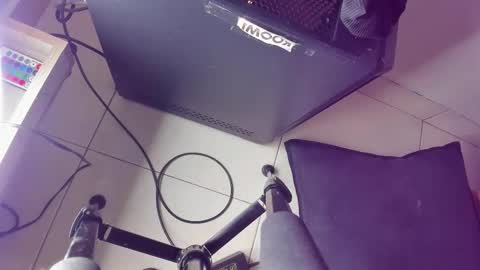 C H L O E  online show from 03.05.26