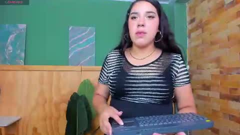 Chloe Ferrer online show from 07.04.26