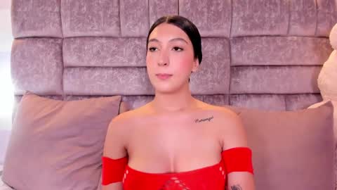 Chloe  online show from 09.25.25