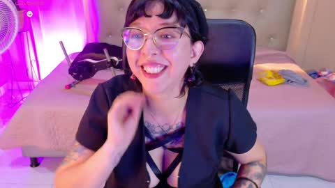 Snapshot of chloerossee chatting on 04.21.26 Chloe rosse online show from 04.21.26