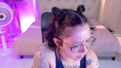 Snapshot of chloerossee chatting on 05.21.26 Chloe rosse online show from 05.21.26