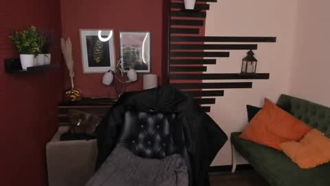 Chloe online show from 10.14.25