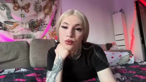 Snapshot of chloevesper chatting on 07.19.26 Chloe INDEPENDENT MODEL online show from 07.19.26