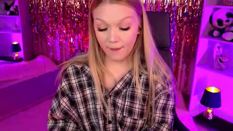 ChloeWight online show from 03.27.26