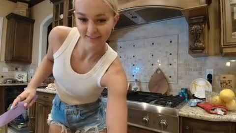 Chloe Babe online show from 07.12.26