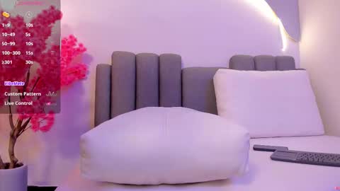 chlowe online show from 02.21.26