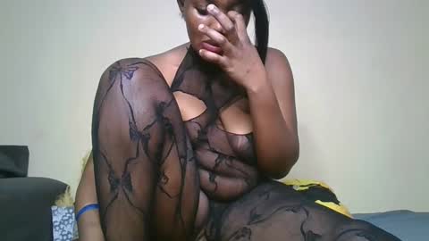 Snapshot of choco_baeb chatting on 02.16.25 nei online show from 02.16.25