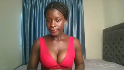 Snapshot of chocolate_iva chatting on 11.08.25 Iva online show from 11.08.25