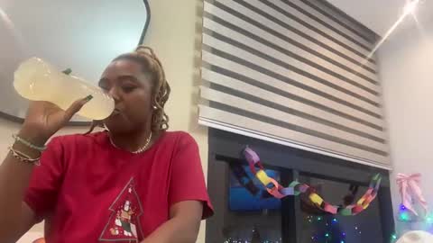 ChocolateCakeQueen online show from 12.21.24