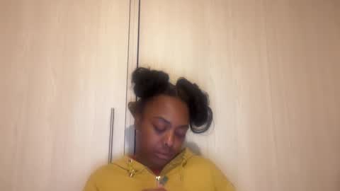 ChocolateCakeQueen online show from 12.23.25