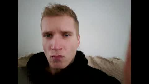 Snapshot of chosentwink chatting on 11.12.25 Johnny online show from 11.12.25