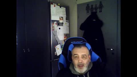 Snapshot of chris250268 chatting on 11.08.25 Chris online show from 11.08.25