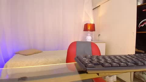 Snapshot of chriss_ath chatting on 02.25.26 chriss online show from 02.25.26