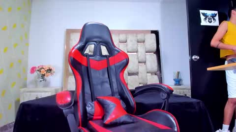 chrissevanss online show from 02.05.26