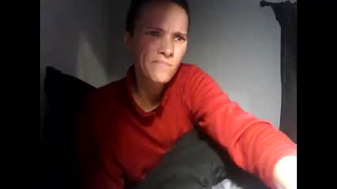 Christina Saunters online show from 02.04.25