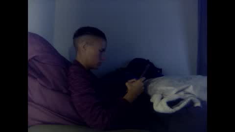 Christina Saunters online show from 02.12.25