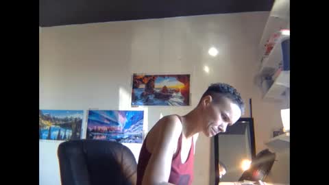 Christina Saunters online show from 02.22.25