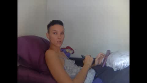 Christina Saunters online show from 02.24.25