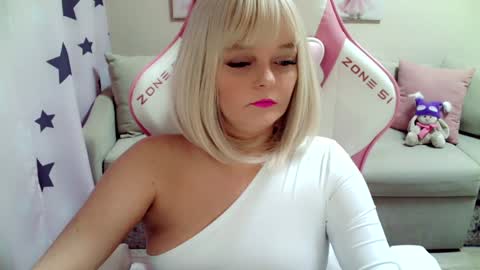 Snapshot of christirose chatting on 12.09.24 Christi online show from 12.09.24