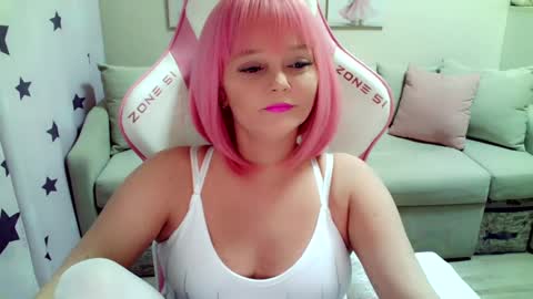 Snapshot of christirose chatting on 02.13.25 Christi online show from 02.13.25