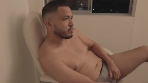 Snapshot of christopherdav chatting on 11.24.25 Chris online show from 11.24.25