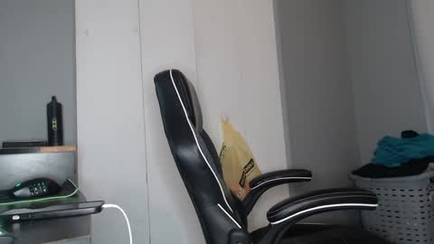 Snapshot of chrisvacherx chatting on 12.04.24 ChrisVacherx online show from 12.04.24