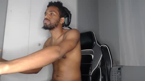 Snapshot of chrisvacherx chatting on 12.11.24 ChrisVacherx online show from 12.11.24