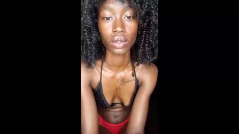 Snapshot of chroe22 chatting on 12.23.25 chroe22 online show from 12.23.25