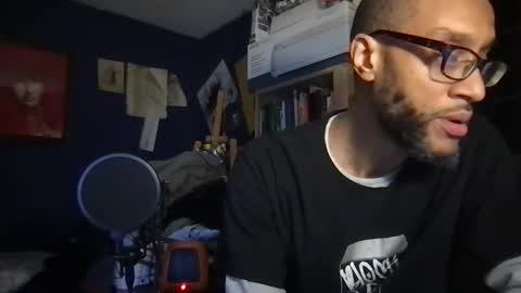 Snapshot of chronicle_of_biddick chatting on 11.23.25 Vinny.D online show from 11.23.25