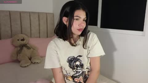 Snapshot of cielo_18d chatting on 04.30.26 Mia online show from 04.30.26