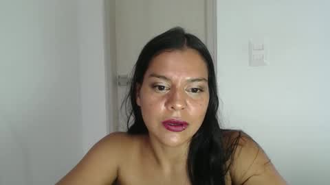 Snapshot of cielonoir04 chatting on 05.19.26 Cielo Noir online show from 05.19.26