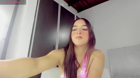 Snapshot of cieloo_ chatting on 03.04.25 CIELO online show from 03.04.25