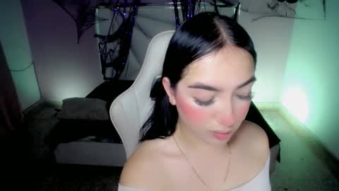 Snapshot of cieloo_ chatting on 10.29.25 CIELO online show from 10.29.25