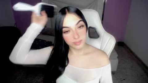 Snapshot of cieloo_ chatting on 11.07.25 CIELO online show from 11.07.25