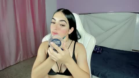 Snapshot of cieloo_ chatting on 11.23.25 CIELO online show from 11.23.25