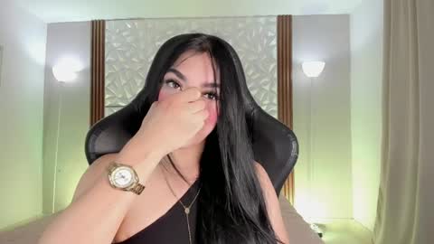 Snapshot of cieloo_ chatting on 03.25.26 CIELO online show from 03.25.26