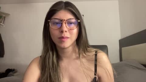 Snapshot of cind3erella chatting on 01.11.25 cind3erella online show from 01.11.25